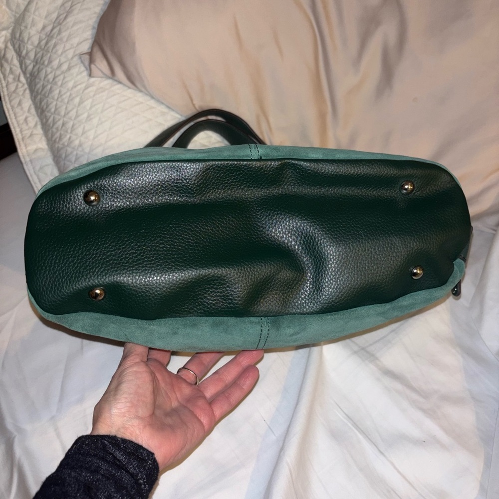 Tignanello Forest Green Suede Shoulder Expandable Bag. Zip Sides Change Size. - Picture 7 of 17